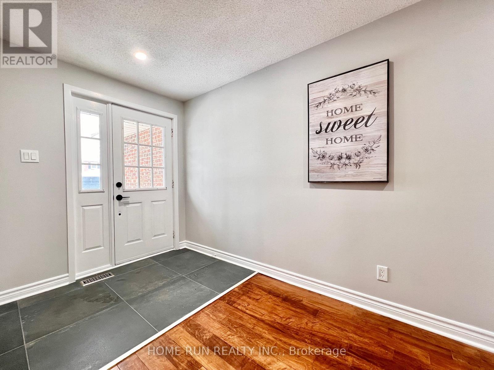 184 Pinetrail Crescent, Ottawa, Ontario  K2G 5B8 - Photo 2 - X12980150