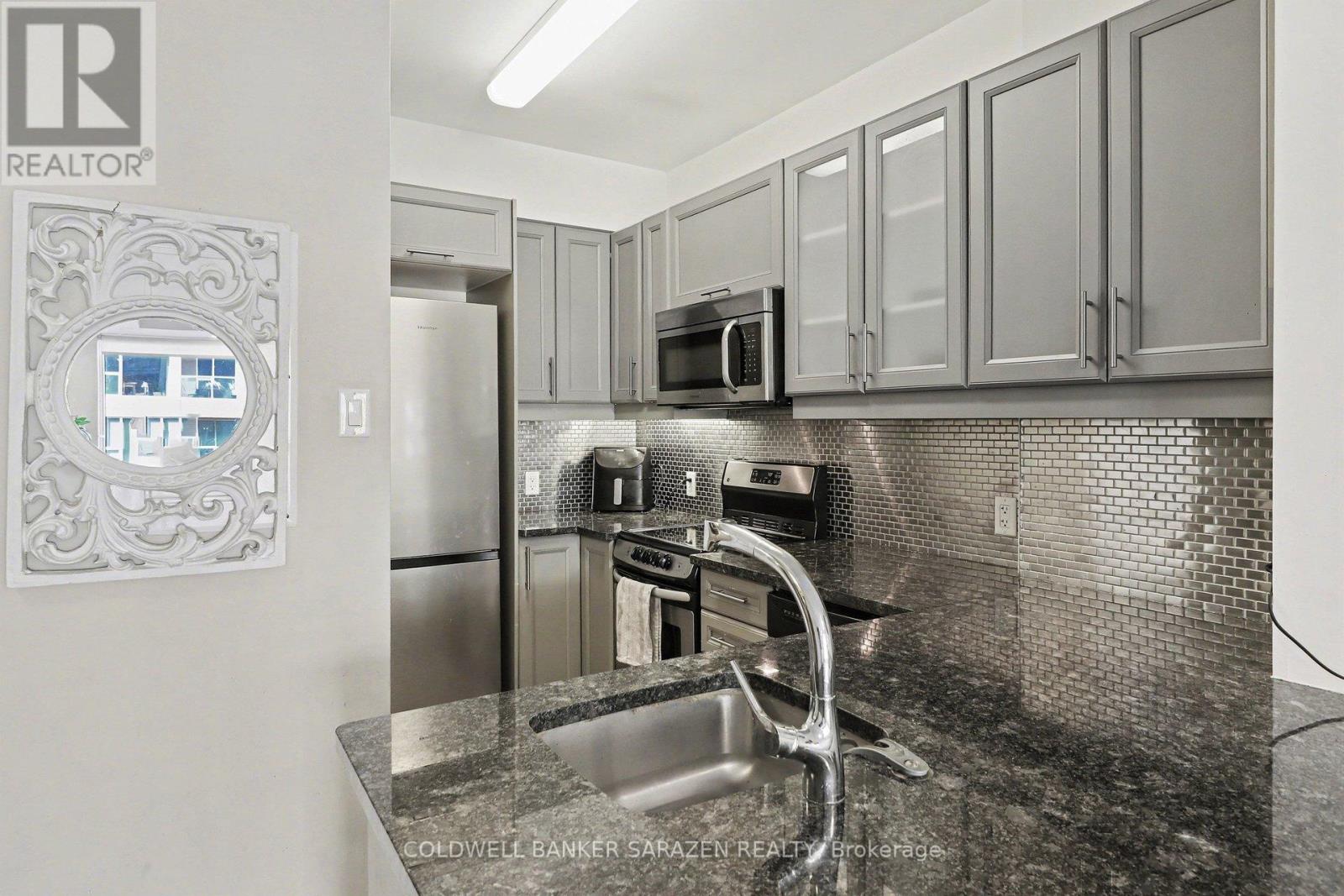 405 - 300 Lett Street, Ottawa, Ontario  K1R 0A8 - Photo 8 - X12980196