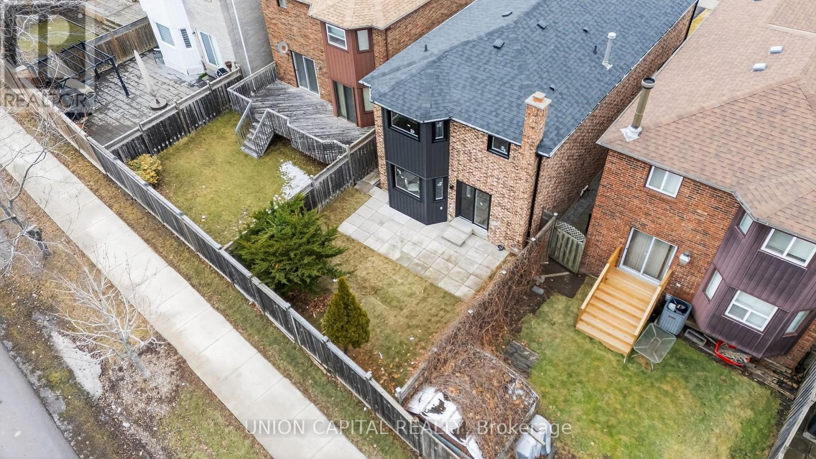 45 Chilmar Crescent, Vaughan, Ontario  L4J 6Y5 - Photo 4 - N12903168