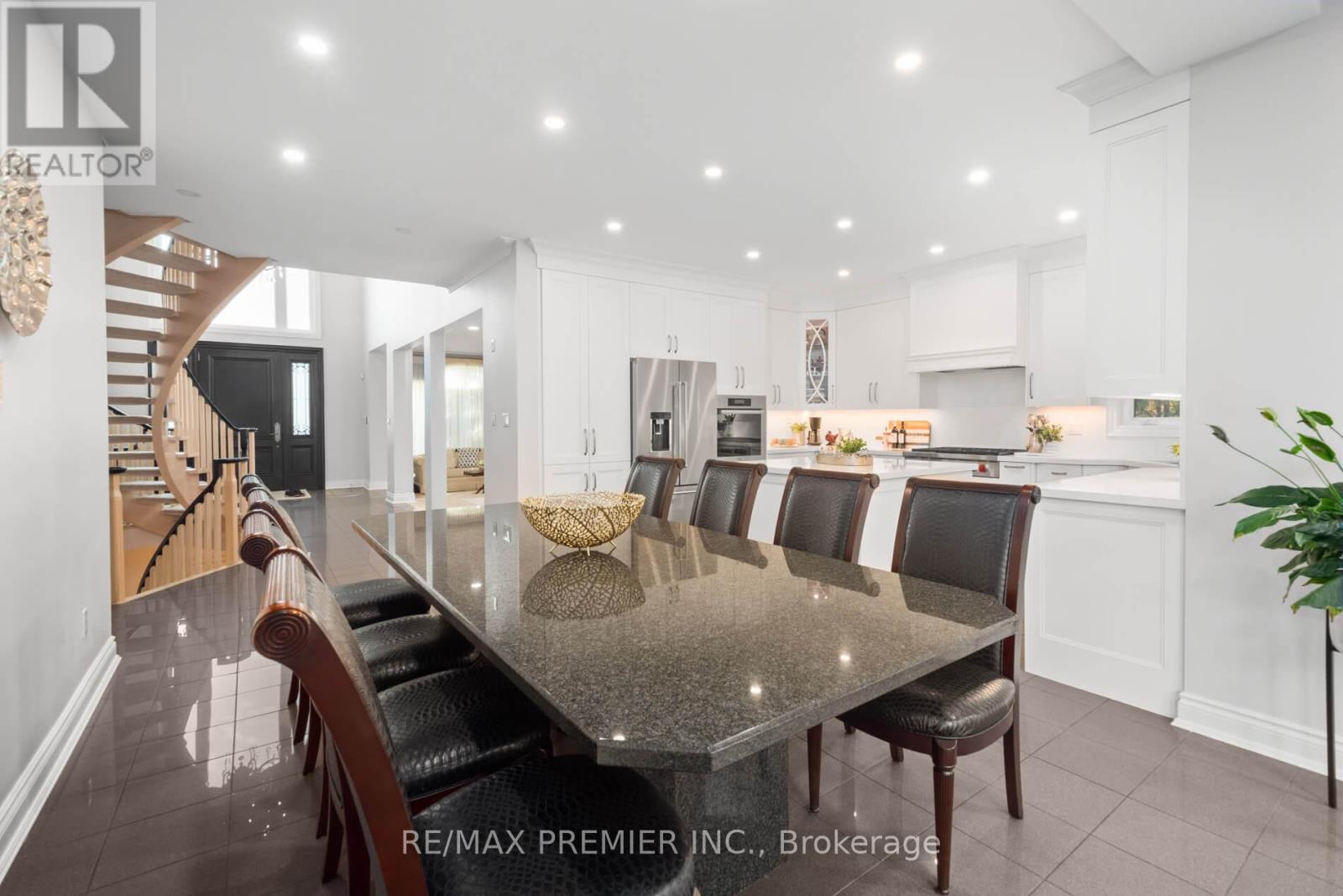 90 Shamrock Crescent, Vaughan, Ontario  L4H 1A3 - Photo 14 - N12980168