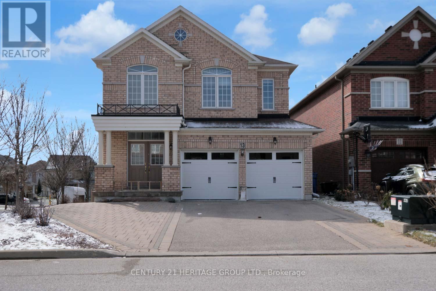13 HEREFORDSHIRE CRESCENT NE, newmarket (woodland hill), Ontario