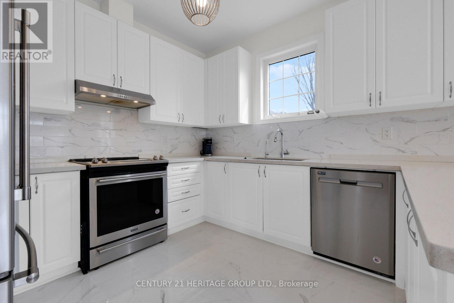 13 Herefordshire Crescent Ne, Newmarket (Woodland Hill), Ontario  L9N 0B7 - Photo 22 - N12980182