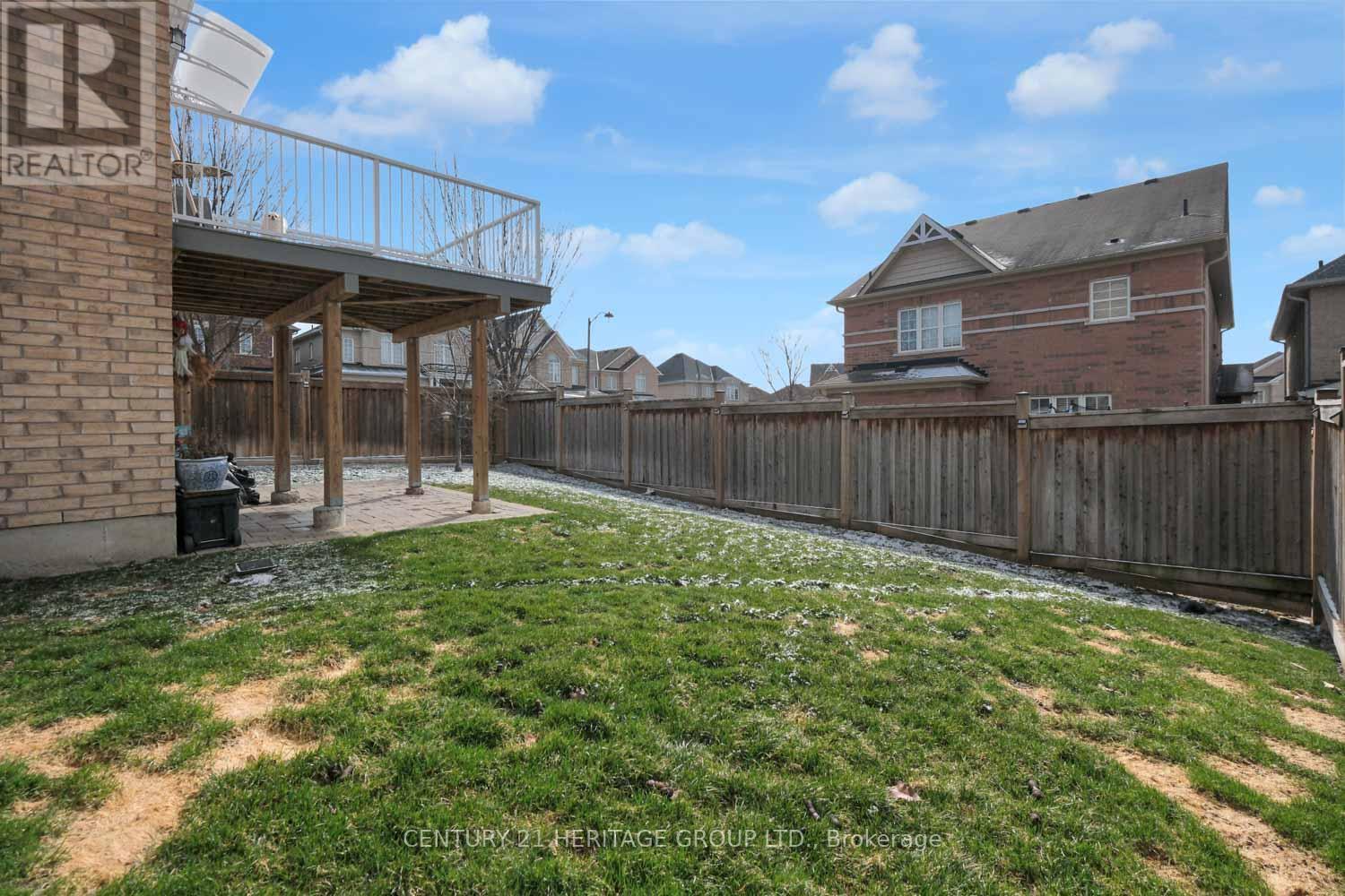 13 Herefordshire Crescent Ne, Newmarket (Woodland Hill), Ontario  L9N 0B7 - Photo 5 - N12980182