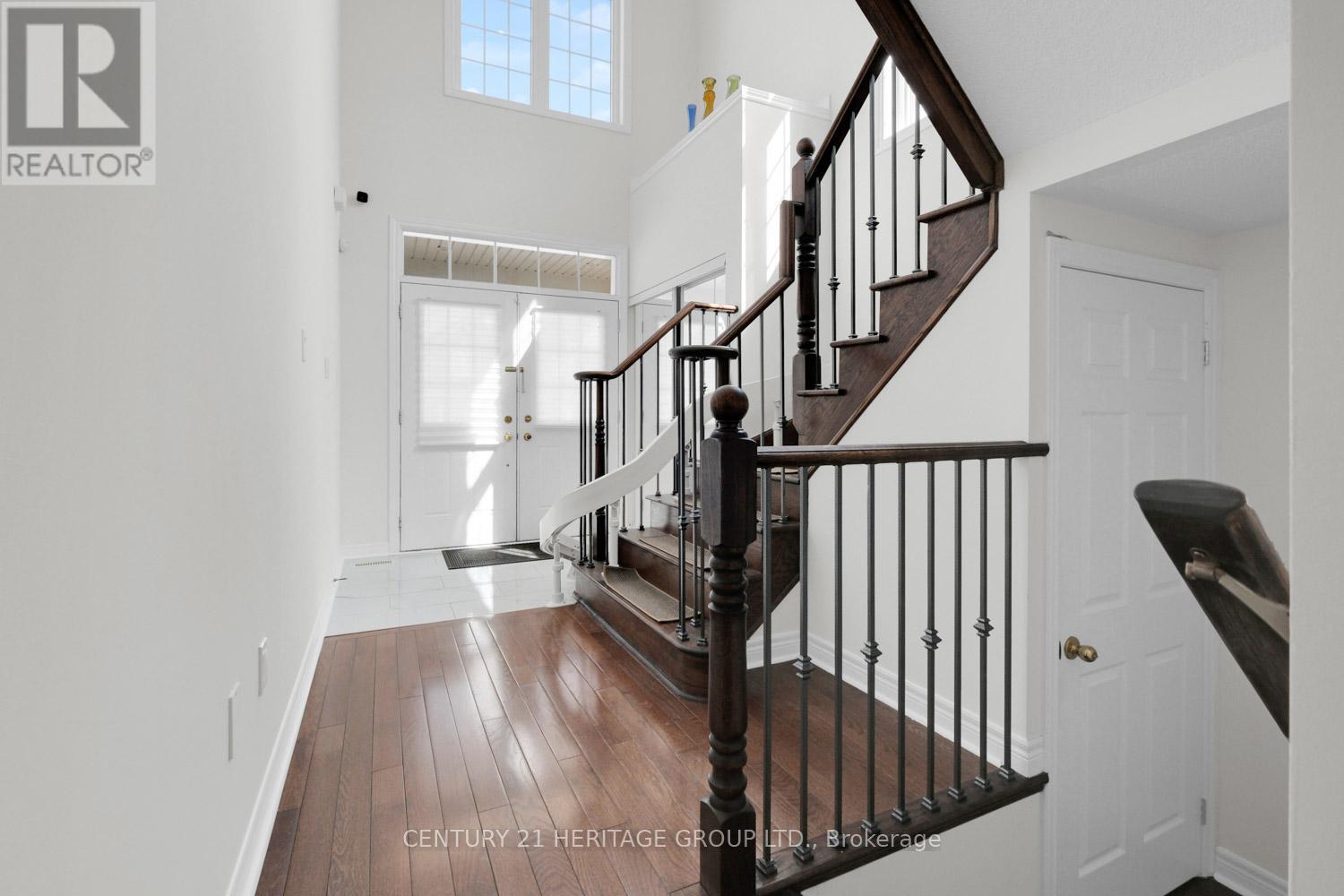 13 Herefordshire Crescent Ne, Newmarket (Woodland Hill), Ontario  L9N 0B7 - Photo 9 - N12980182