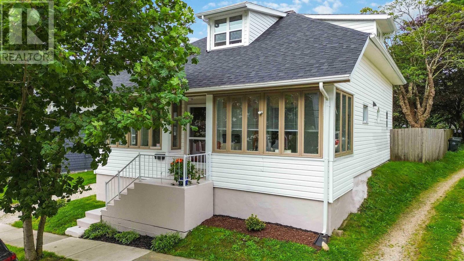 14 Ryerson Court, Yarmouth, Nova Scotia  B5A 1V6 - Photo 2 - 202606808