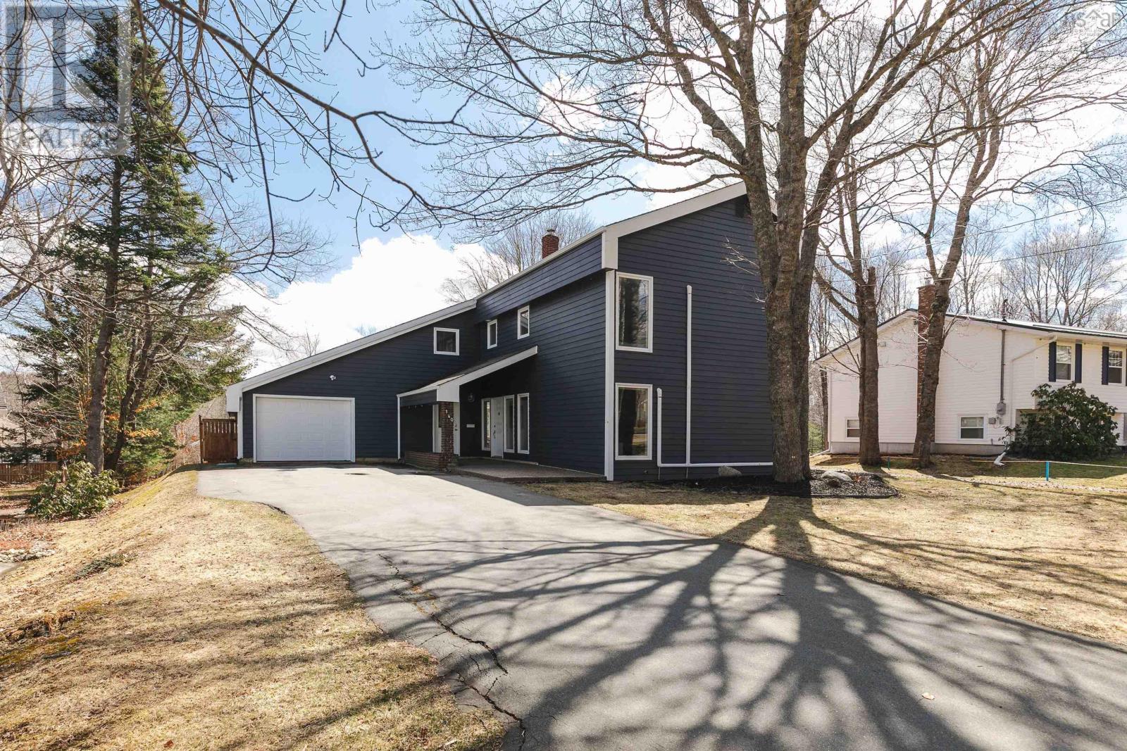 140 Pinecrest Boulevard, bridgewater, Nova Scotia