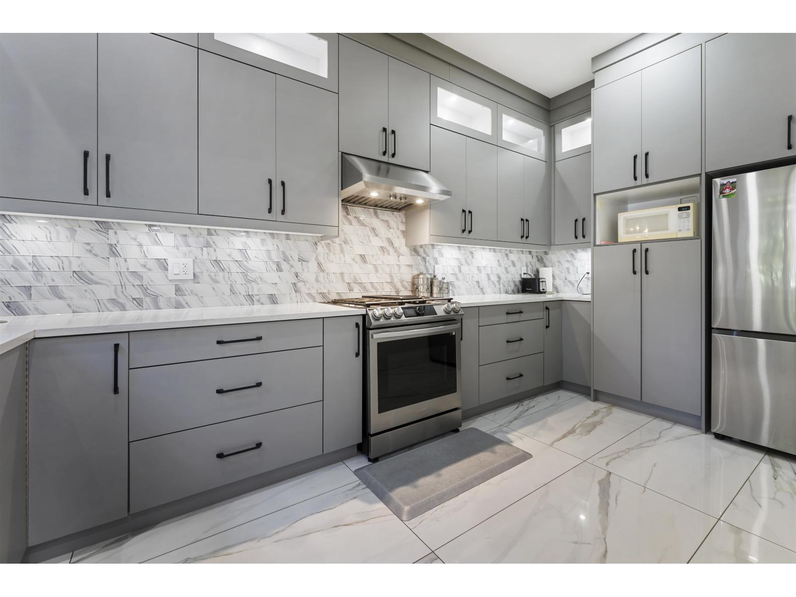 8958 139a Street, Surrey, British Columbia  V3V 7G5 - Photo 11 - R3107676