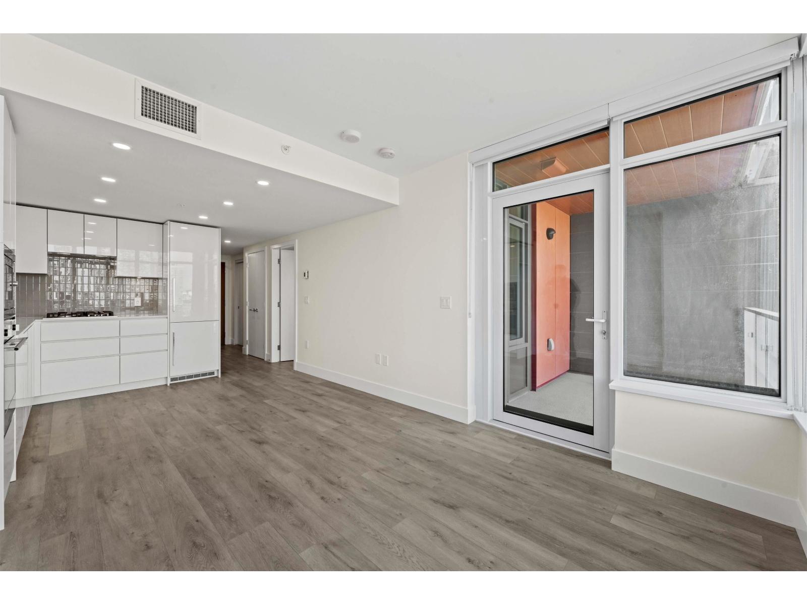 605 10428 Whalley Boulevard, Surrey, British Columbia  V3T 0W2 - Photo 12 - R3109052