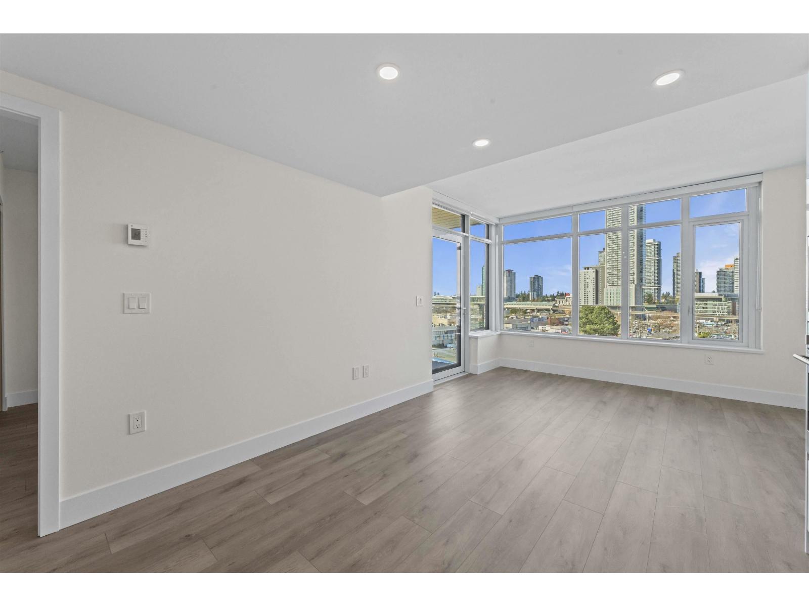 605 10428 Whalley Boulevard, Surrey, British Columbia  V3T 0W2 - Photo 7 - R3109052