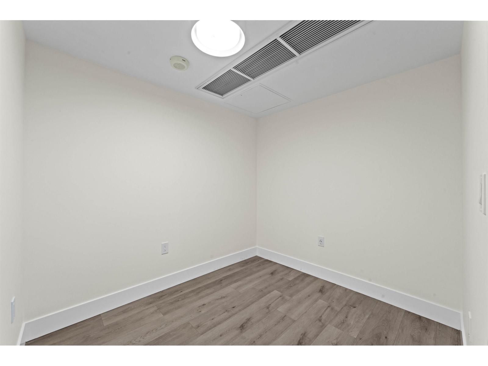 605 10428 Whalley Boulevard, Surrey, British Columbia  V3T 0W2 - Photo 17 - R3109052