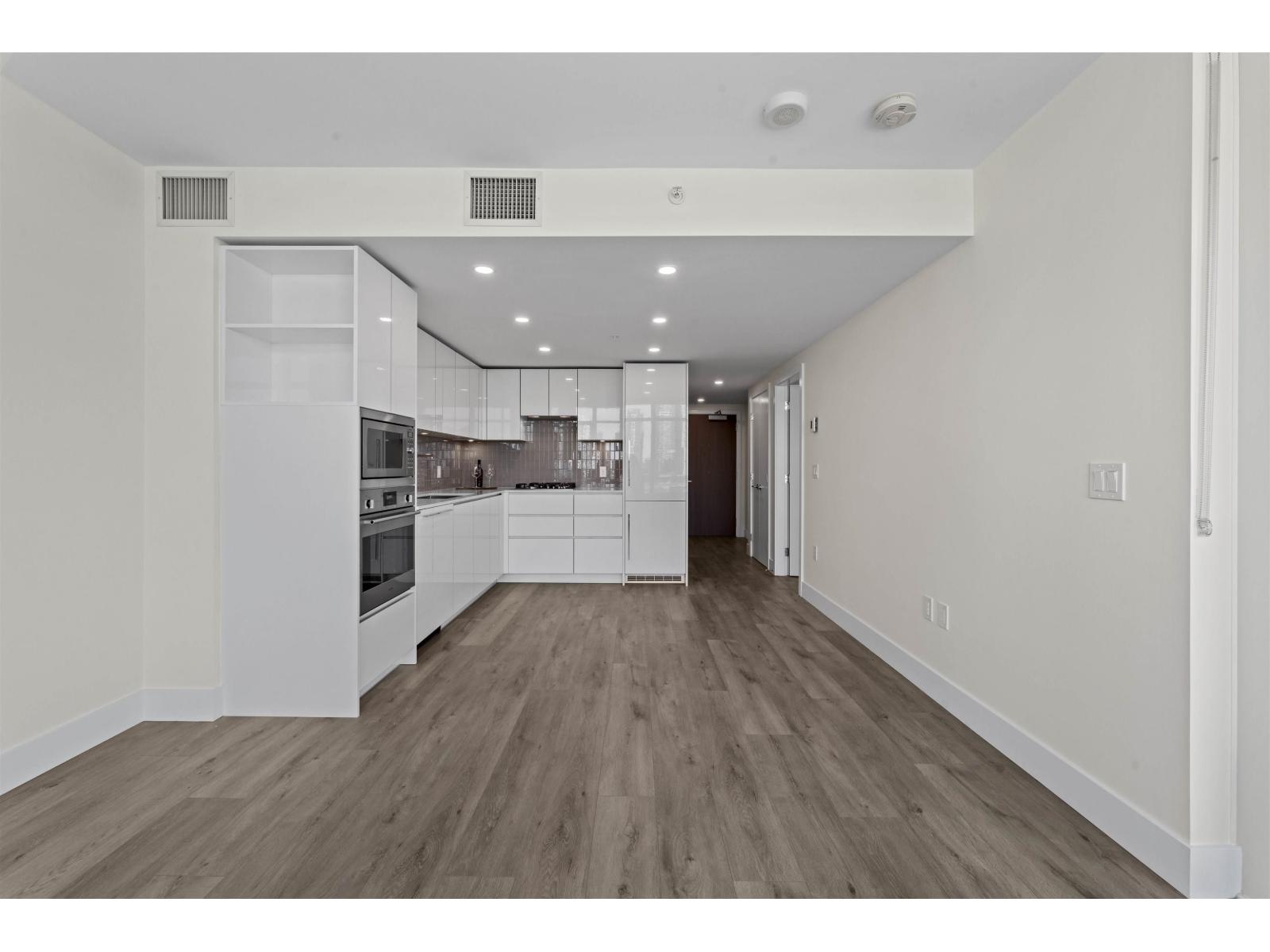 605 10428 Whalley Boulevard, Surrey, British Columbia  V3T 0W2 - Photo 11 - R3109052