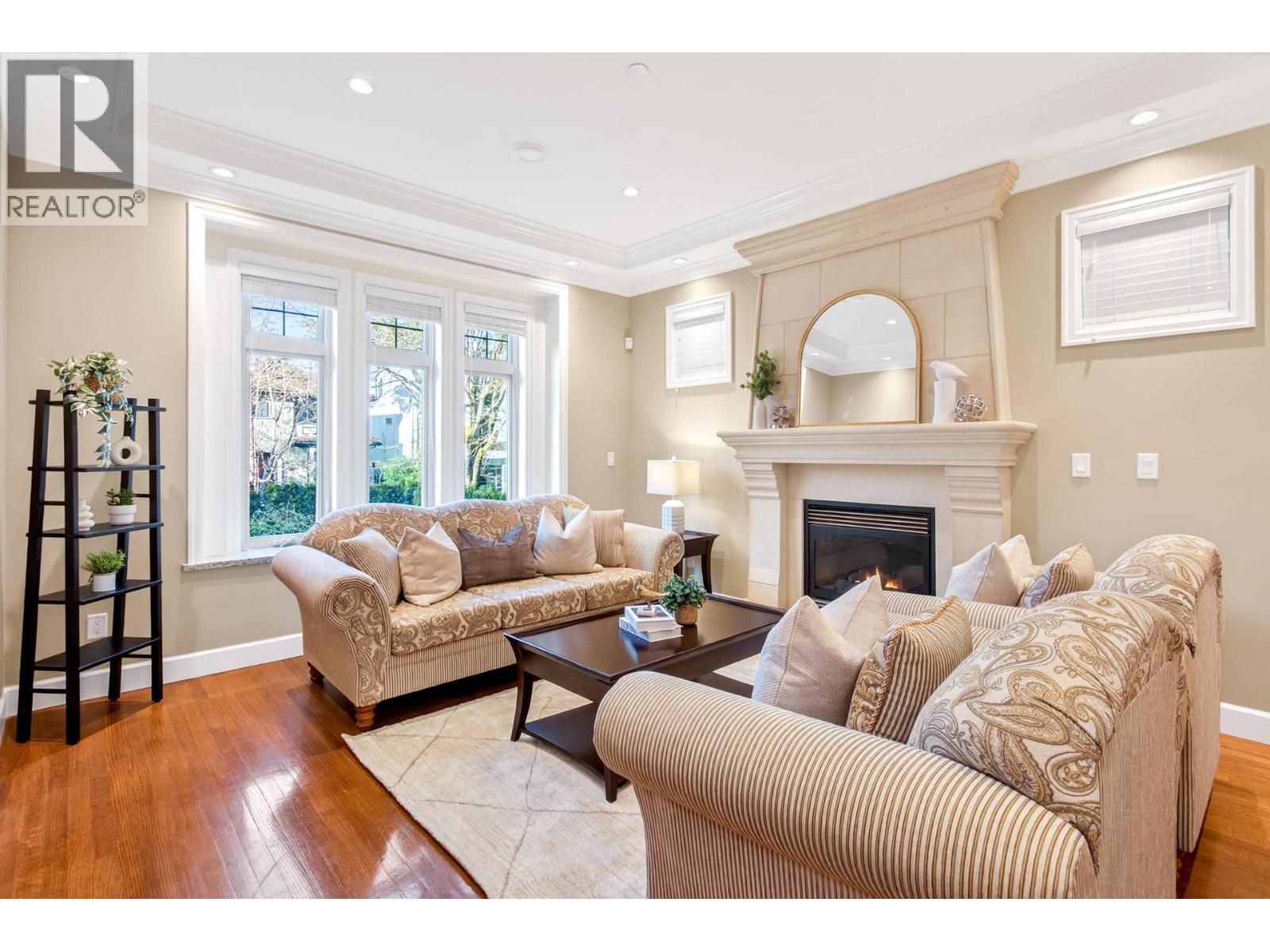 4532 W 15th Avenue, Vancouver, British Columbia  V6R 3B4 - Photo 2 - R3106569