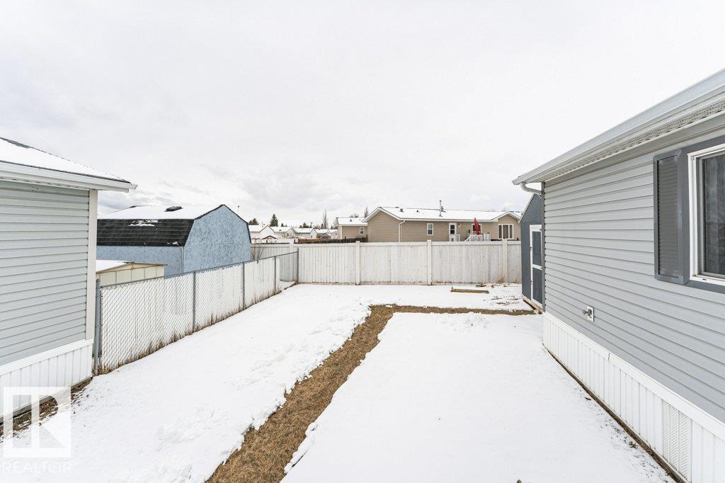 1590 Jubilee Dr, Sherwood Park, Alberta  T8H 2M9 - Photo 44 - E4481165