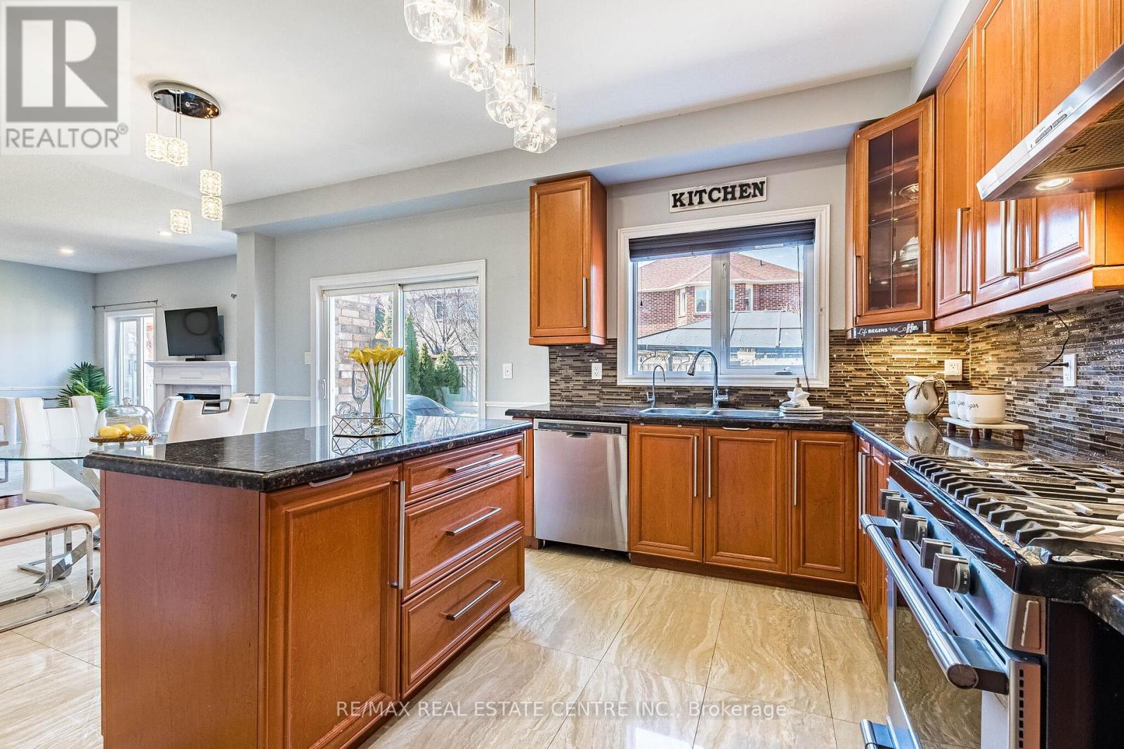 3285 Topeka Drive, Mississauga (Churchill Meadows), Ontario  L5M 7V1 - Photo 12 - W12980198