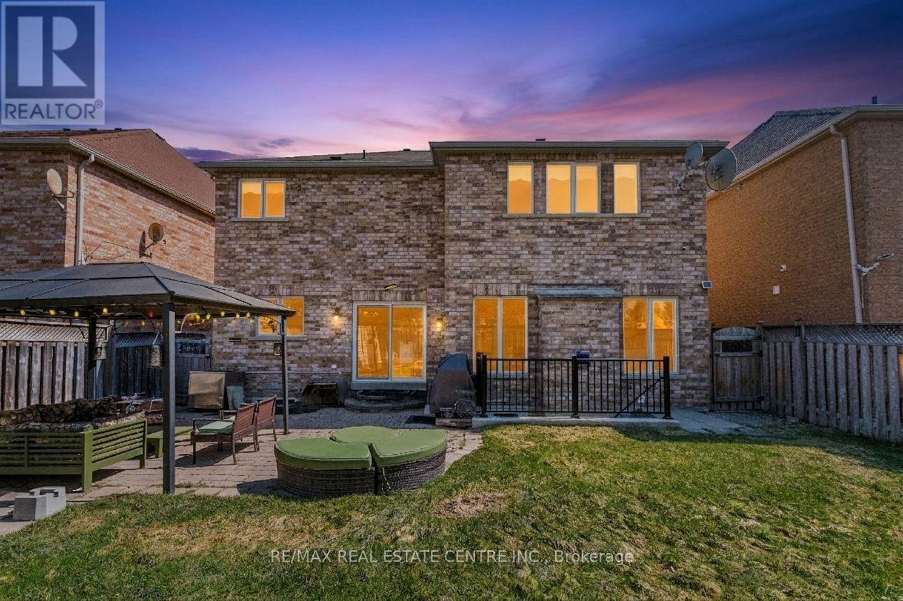 3285 Topeka Drive, Mississauga (Churchill Meadows), Ontario  L5M 7V1 - Photo 3 - W12980198