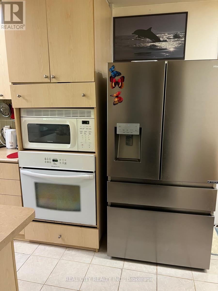 Upper - 2451 Loanne Drive, Mississauga (Sheridan), Ontario  L5K 1P1 - Photo 13 - W12980200