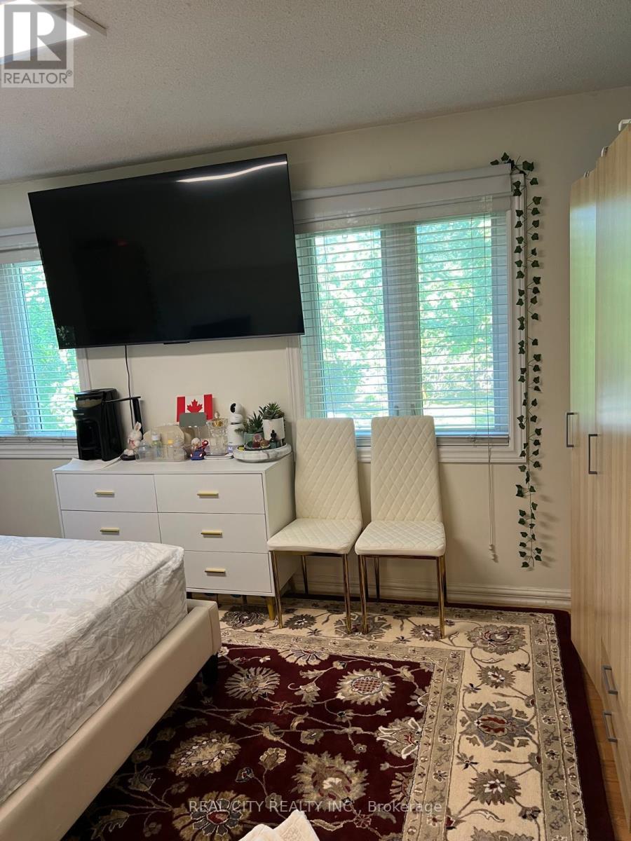 Upper - 2451 Loanne Drive, Mississauga (Sheridan), Ontario  L5K 1P1 - Photo 20 - W12980200