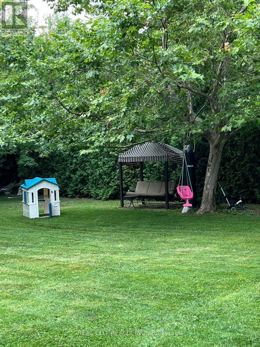 Upper - 2451 Loanne Drive, Mississauga (Sheridan), Ontario  L5K 1P1 - Photo 35 - W12980200