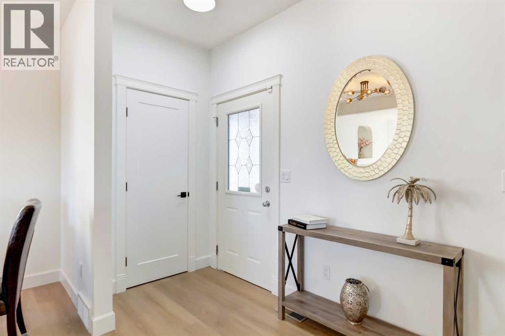 37 Royal Birch Landing Nw, Calgary, Alberta  T3G 5R3 - Photo 2 - A2297307