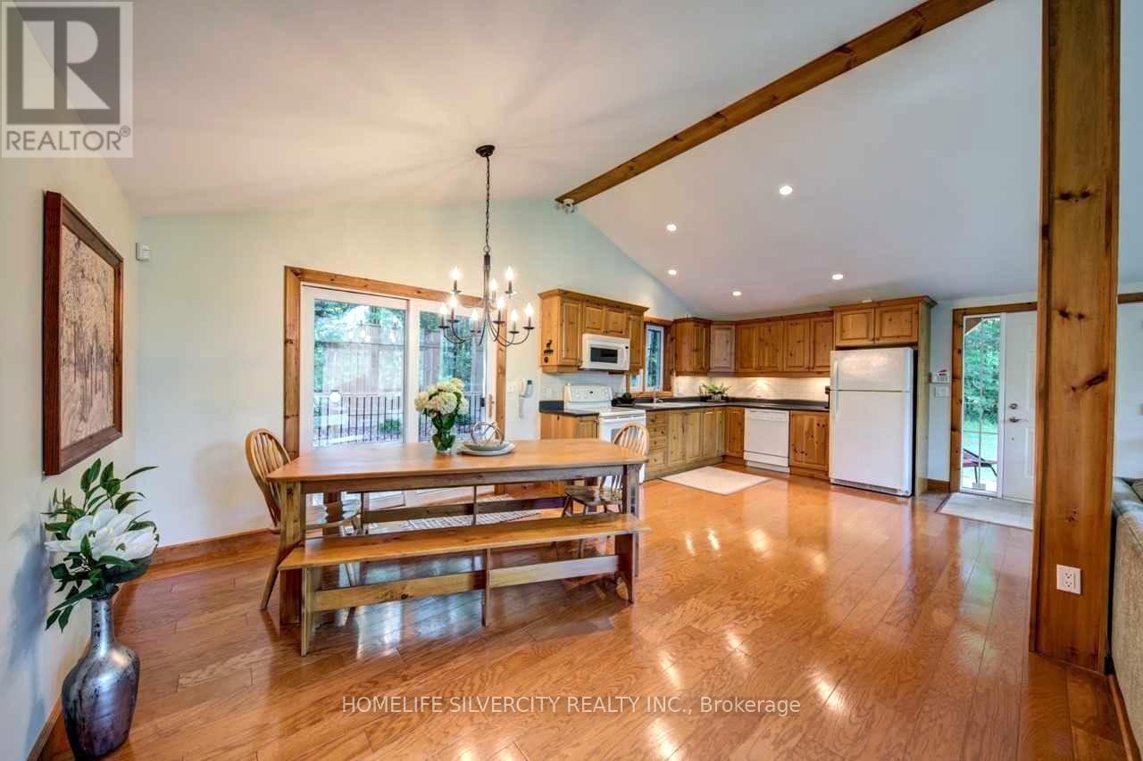 282 Bowles Bluff Road, Grey Highlands, Ontario  N0C 1H0 - Photo 12 - X12980180