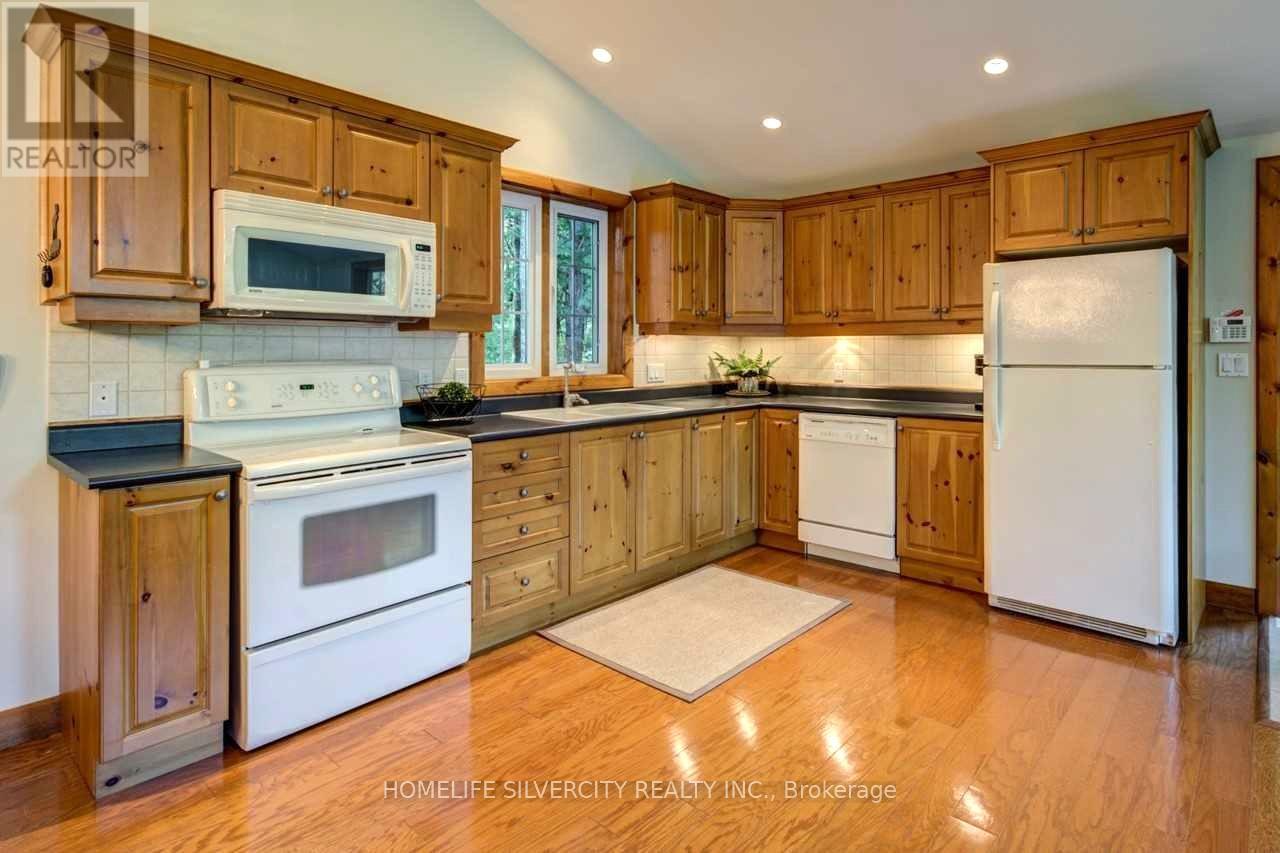 282 Bowles Bluff Road, Grey Highlands, Ontario  N0C 1H0 - Photo 14 - X12980180