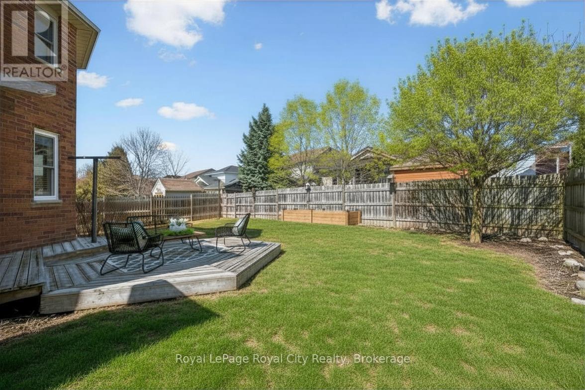 339 Daniel Crescent, Centre Wellington, Ontario  N0B 1S0 - Photo 3 - X12967464