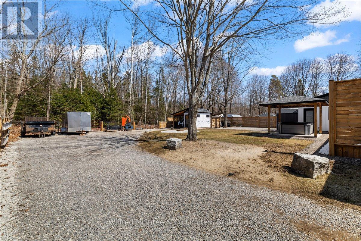 38 Allister Place, South Bruce Peninsula, Ontario  N0H 2G0 - Photo 7 - X12923278