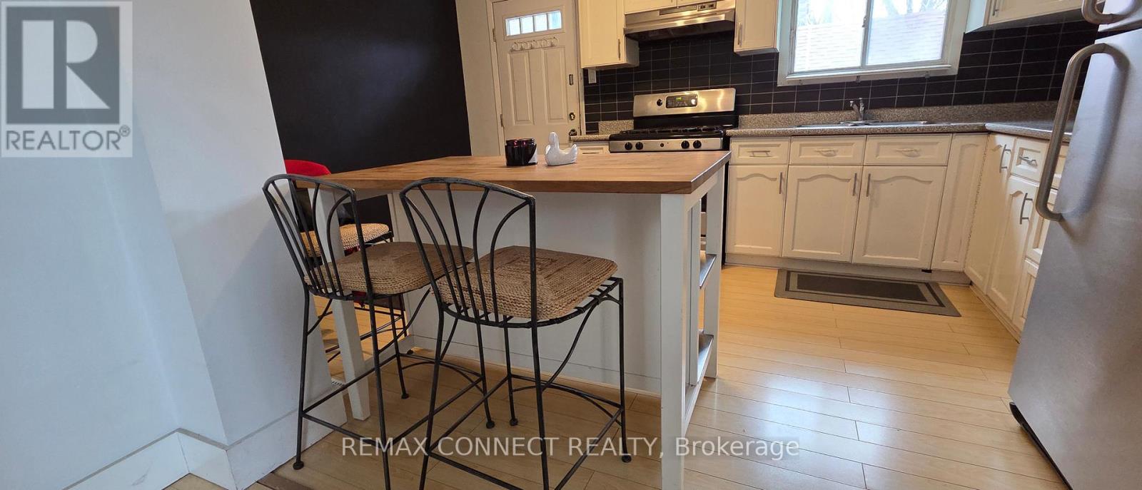 167 Wallace Avenue, Toronto, Ontario  M6H 1V1 - Photo 9 - W12979772