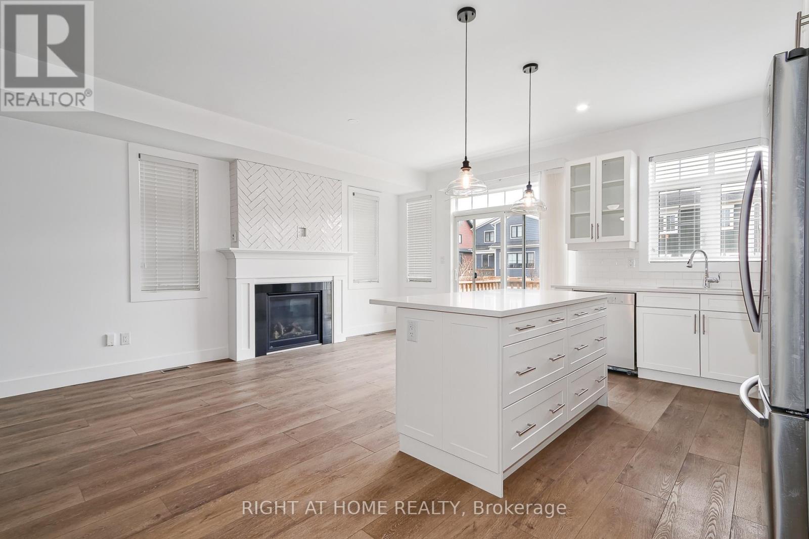 Upper - 181 Courtland Street, Blue Mountains, Ontario  L5N 4V7 - Photo 9 - X12973128