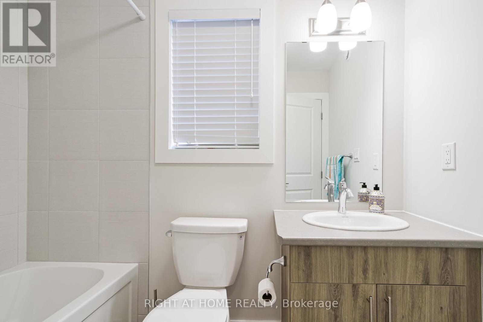 Upper - 181 Courtland Street, Blue Mountains, Ontario  L5N 4V7 - Photo 17 - X12973128