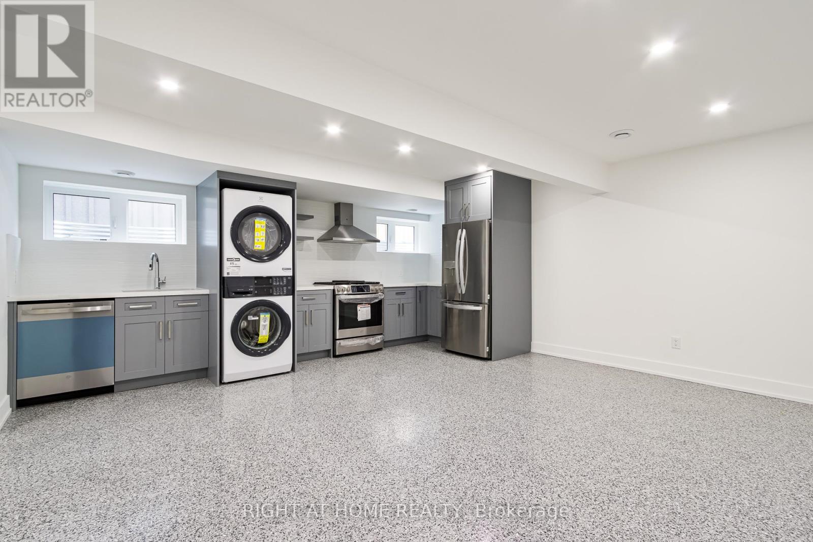 Lower - 181 Courtland Street, Blue Mountains, Ontario  L5N 4V7 - Photo 6 - X12973248