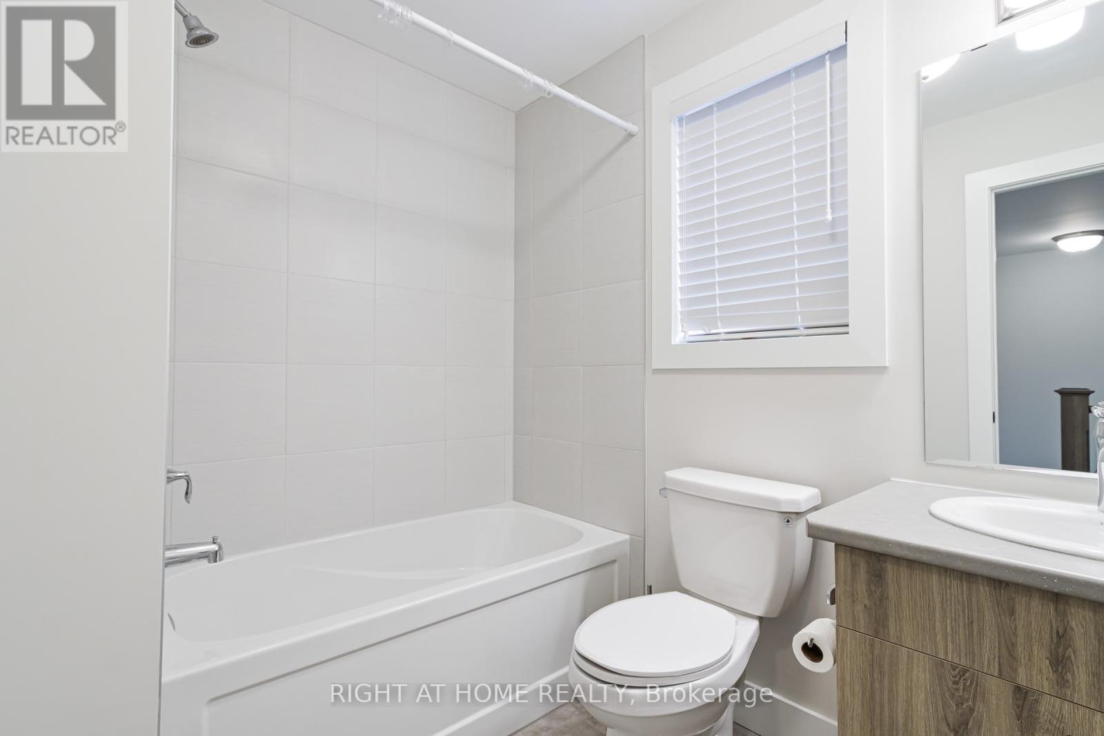 Upper - 181 Courtland Street, Blue Mountains, Ontario  L5N 4V7 - Photo 18 - X12973128