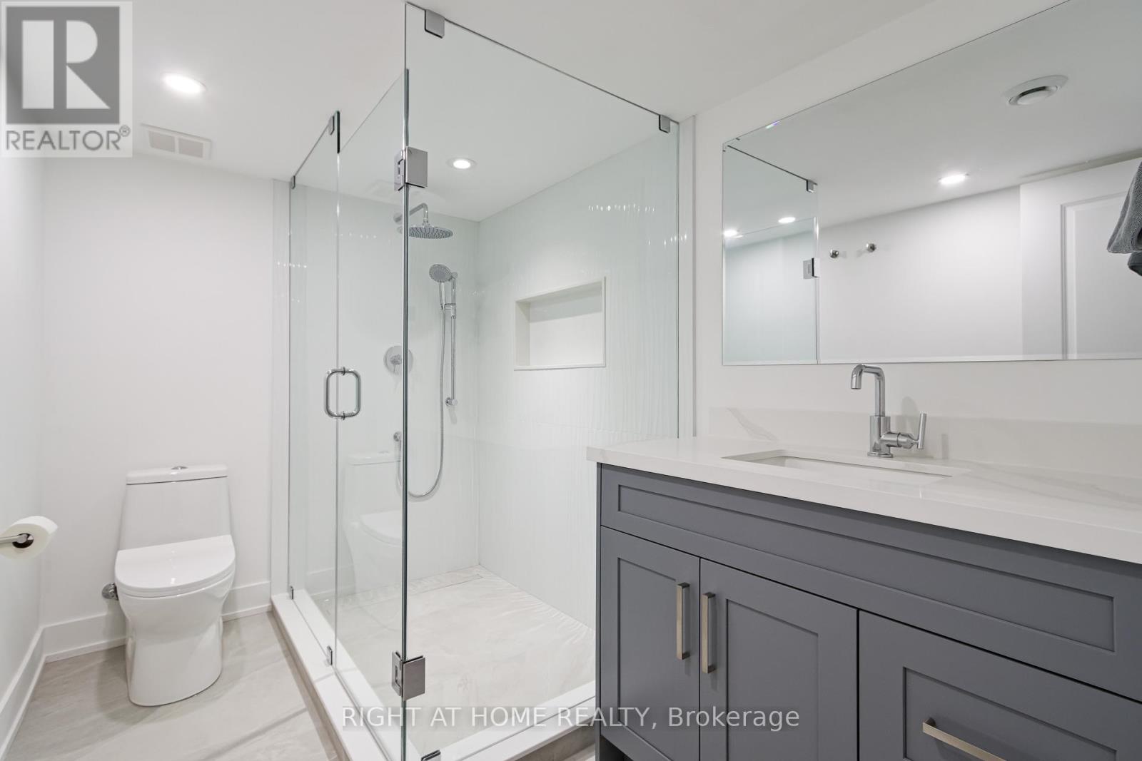 Upper - 181 Courtland Street, Blue Mountains, Ontario  L5N 4V7 - Photo 26 - X12973128