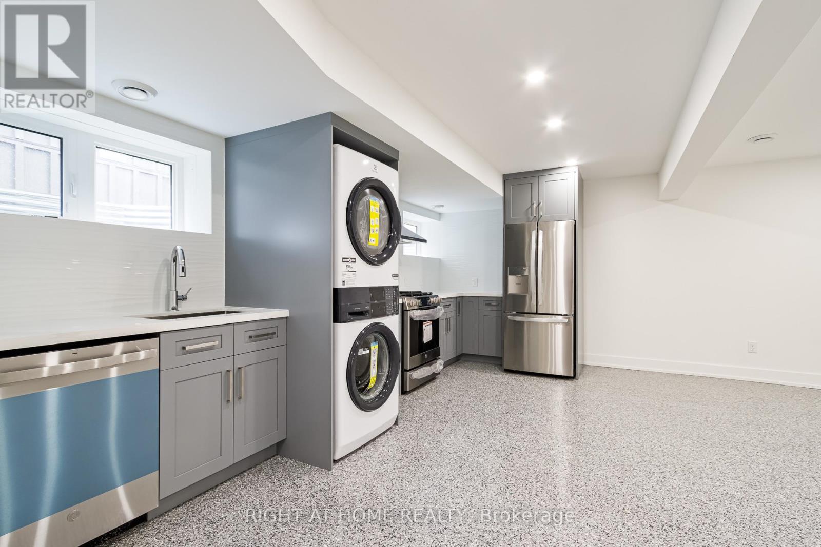 Lower - 181 Courtland Street, Blue Mountains, Ontario  L5N 4V7 - Photo 7 - X12973248