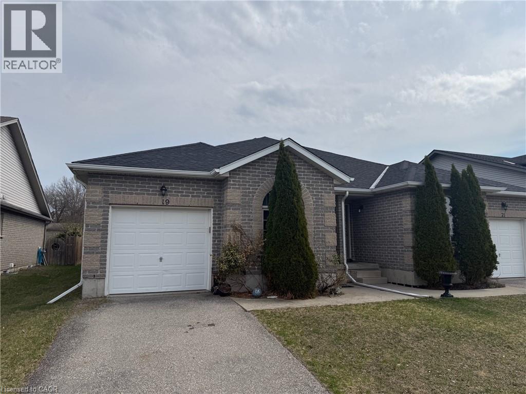 19 Harvest Lane, Delhi, Ontario  N4B 0A1 - Photo 2 - 40819009