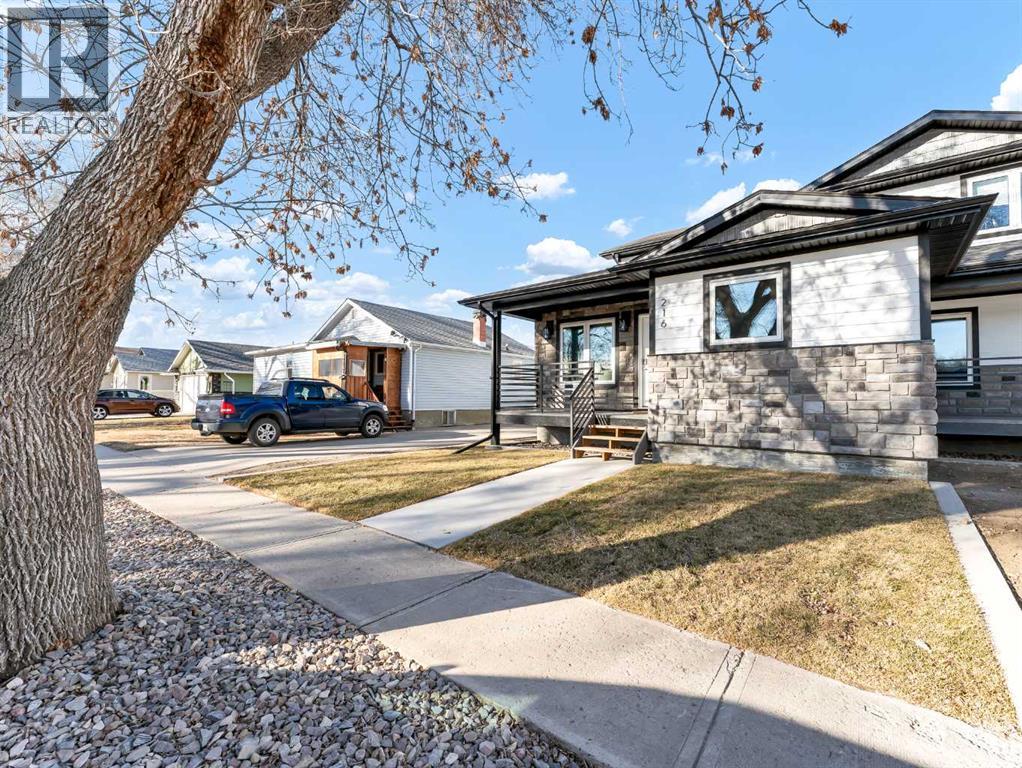 216 2 Street Nw, Medicine Hat, Alberta  T1A 6J5 - Photo 4 - A2283269