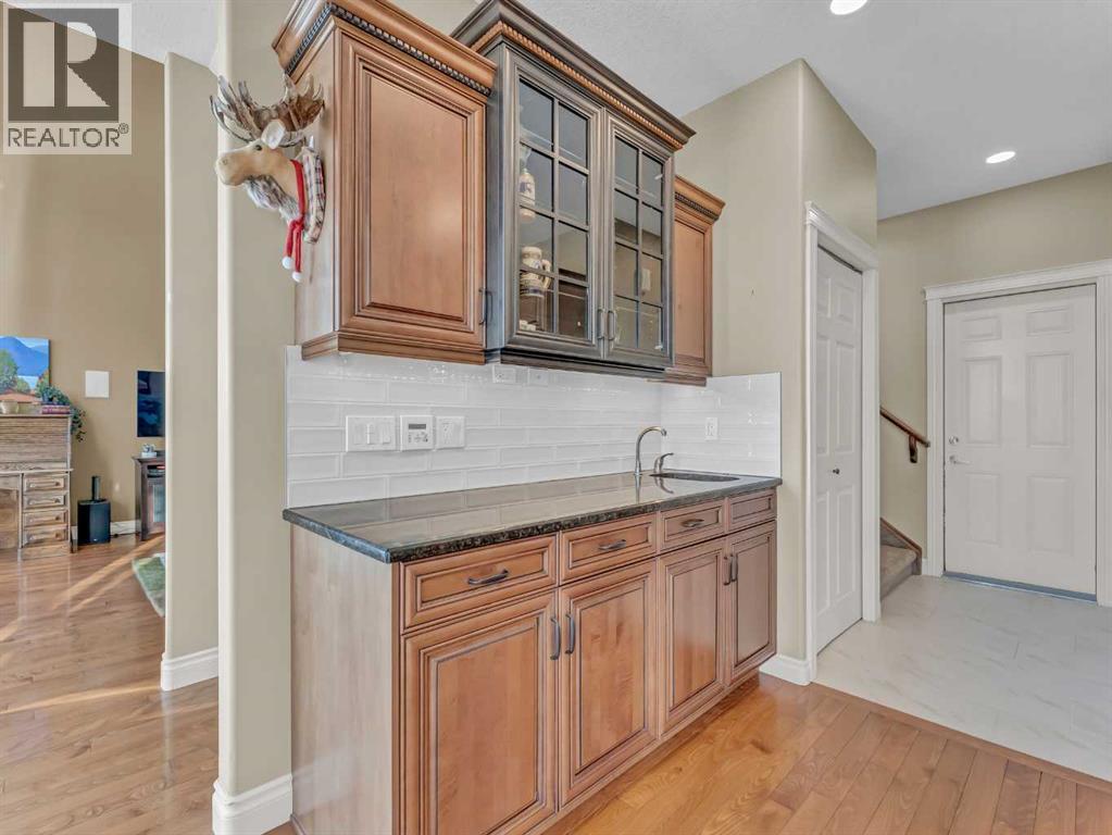 6 Palisades Way Ne, Medicine Hat, Alberta  T1C 2B4 - Photo 22 - A2298517