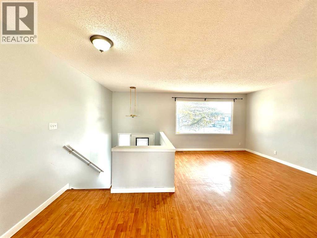 511 Sabrina Road Sw, Calgary, Alberta  T2W 1Y7 - Photo 5 - A2294903