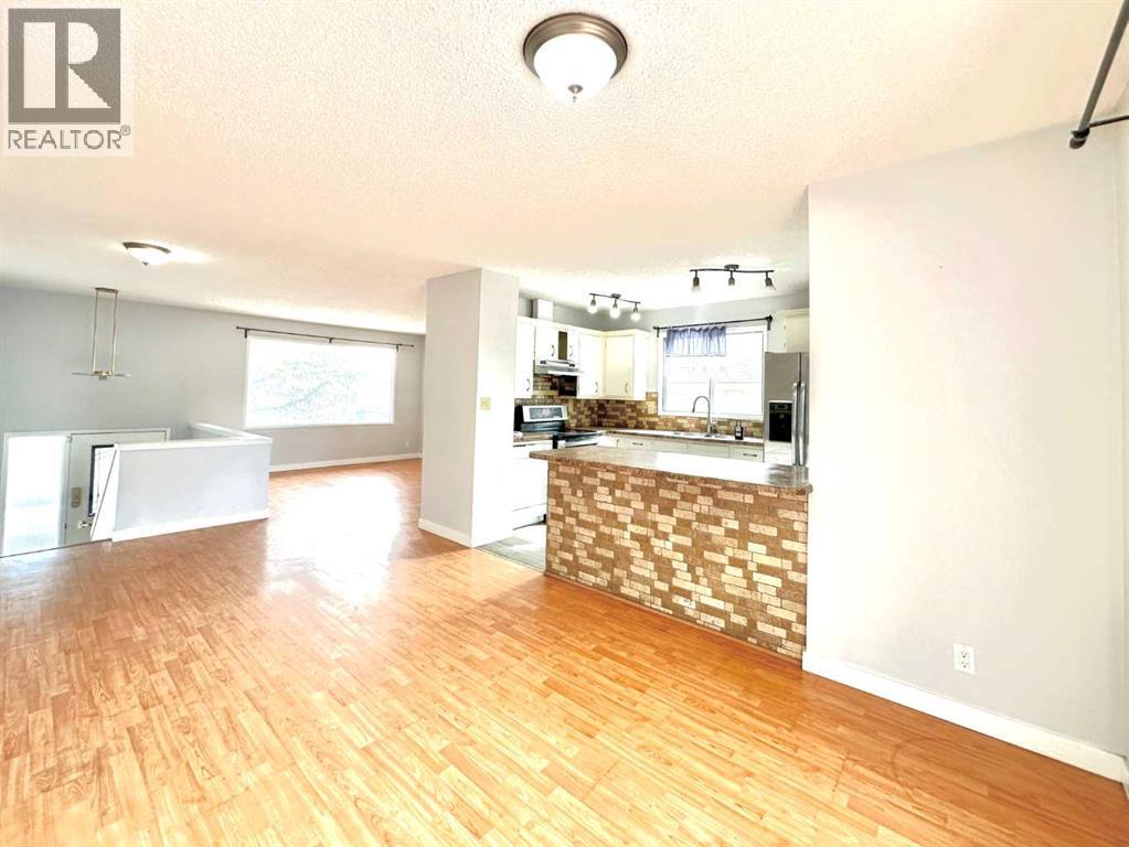 511 Sabrina Road Sw, Calgary, Alberta  T2W 1Y7 - Photo 3 - A2294903