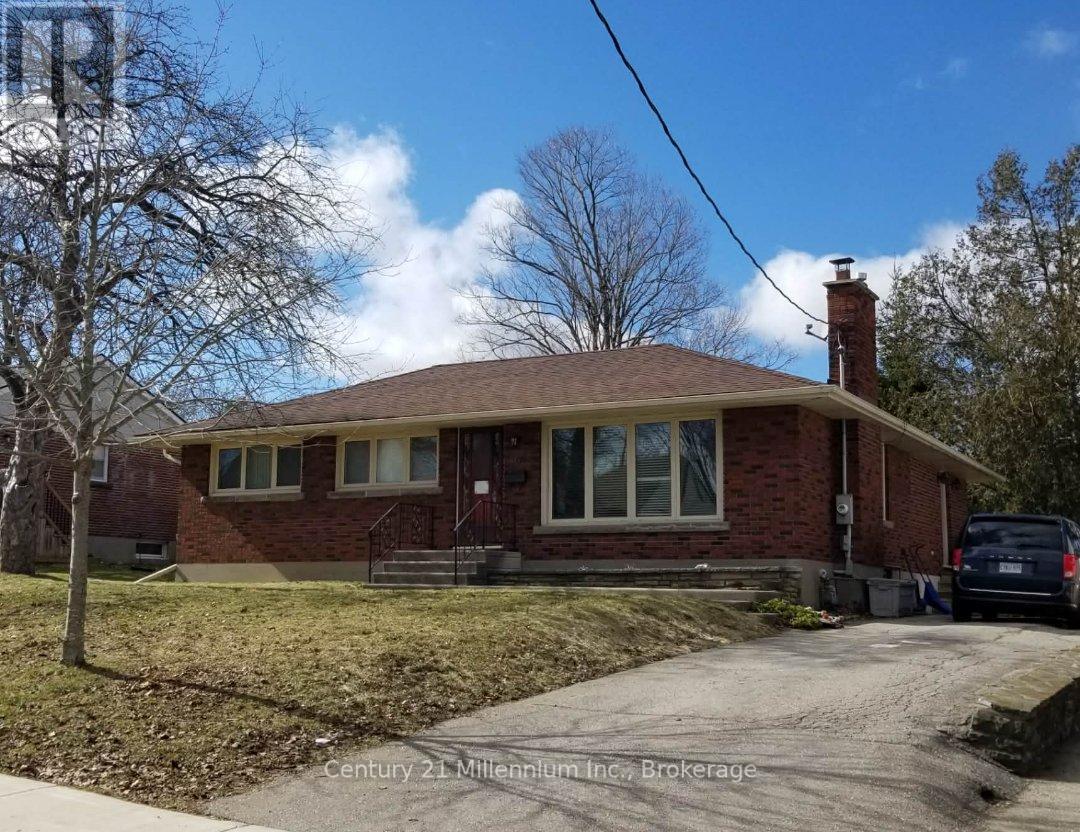 6 EARLSCOURT CRESCENT, Woodstock, Ontario