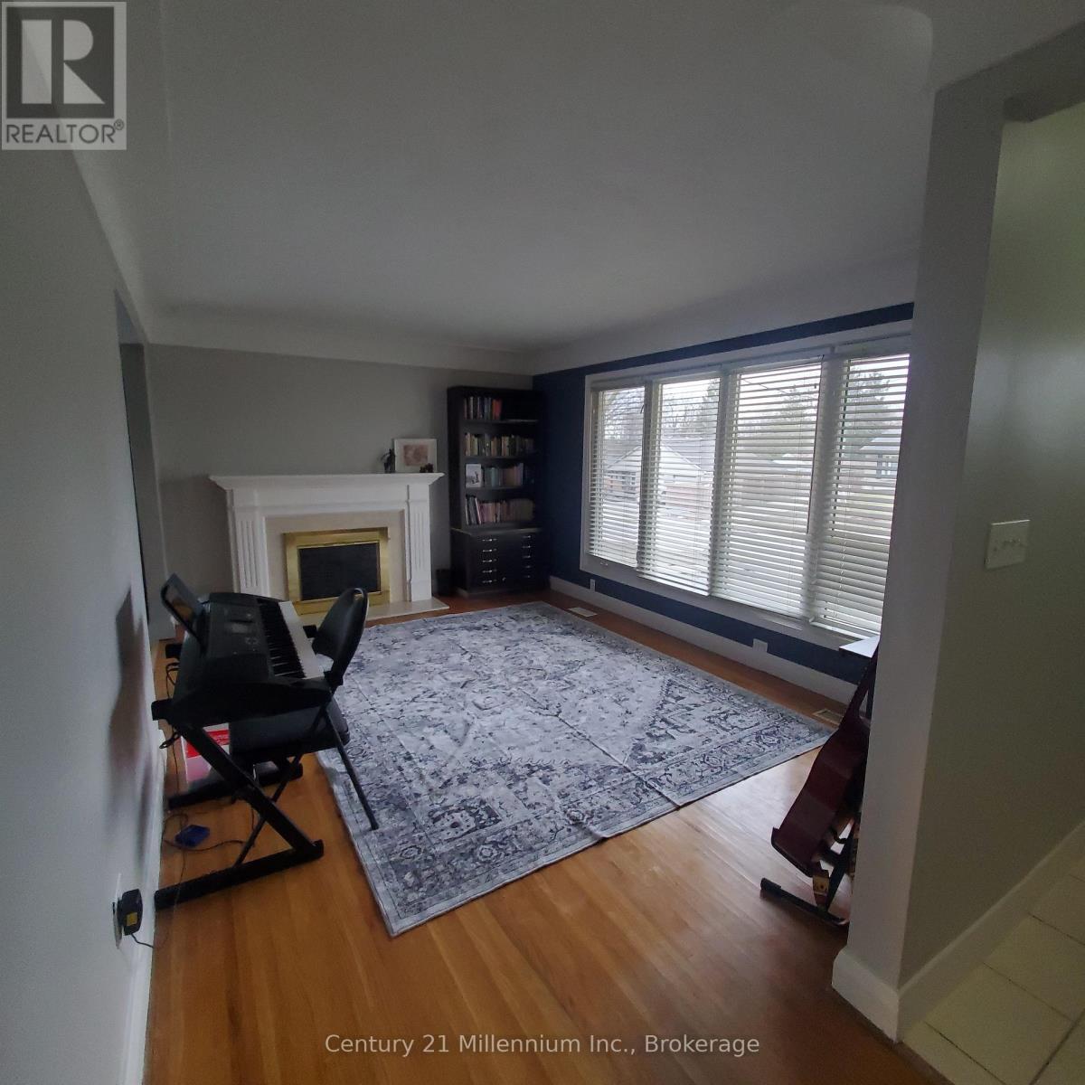 6 Earlscourt Crescent, Woodstock, Ontario  N4S 5H3 - Photo 5 - X12980266