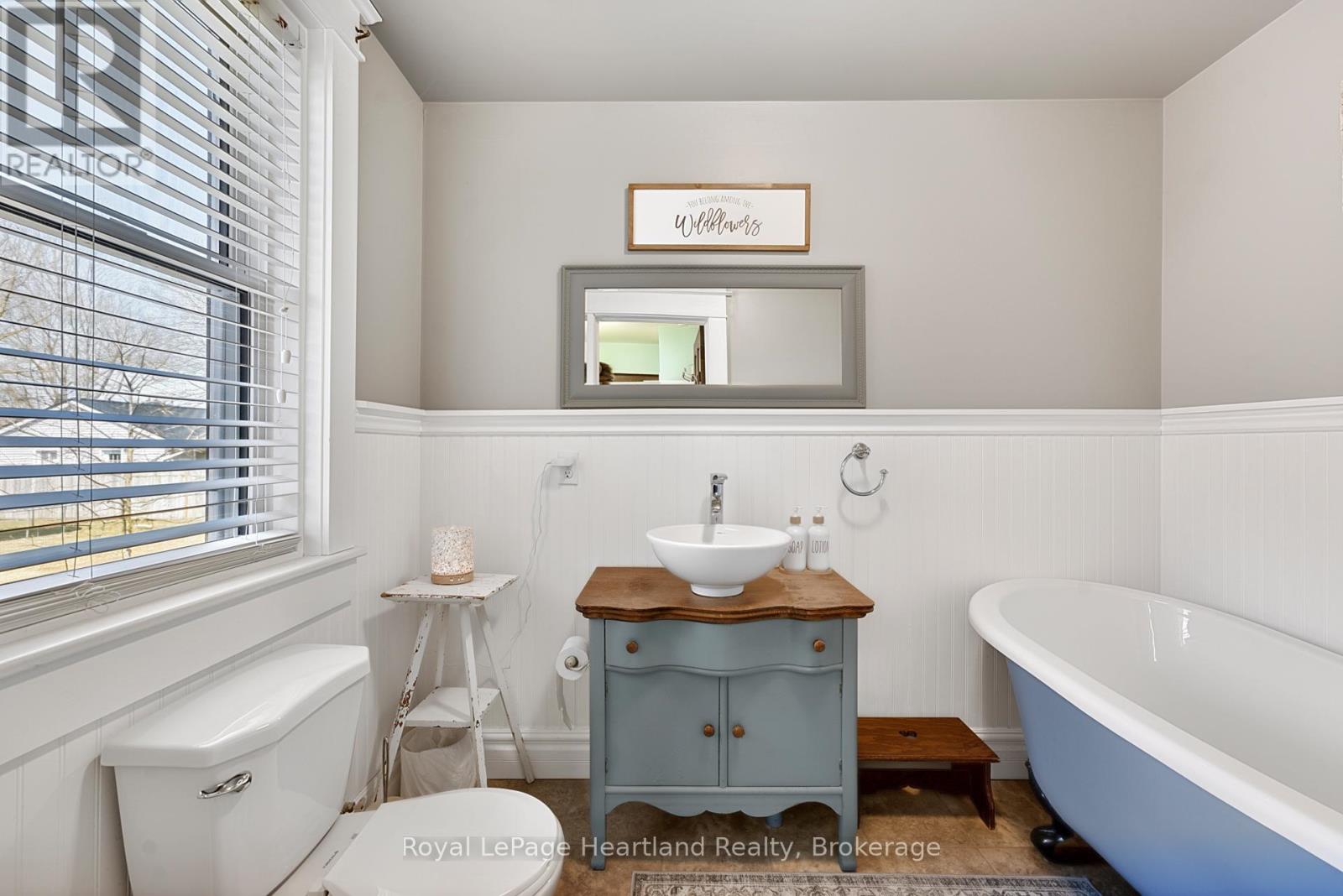 20 William Street, Minto, Ontario  N0G 1M0 - Photo 12 - X12980282