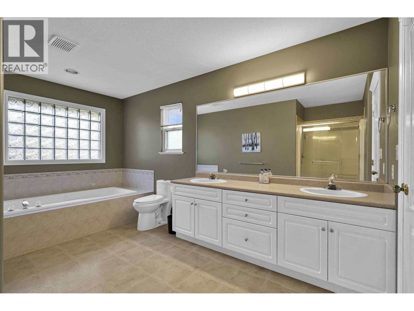 19683 Joyner Place, Pitt Meadows, British Columbia  V3Y 2S3 - Photo 15 - R3109157