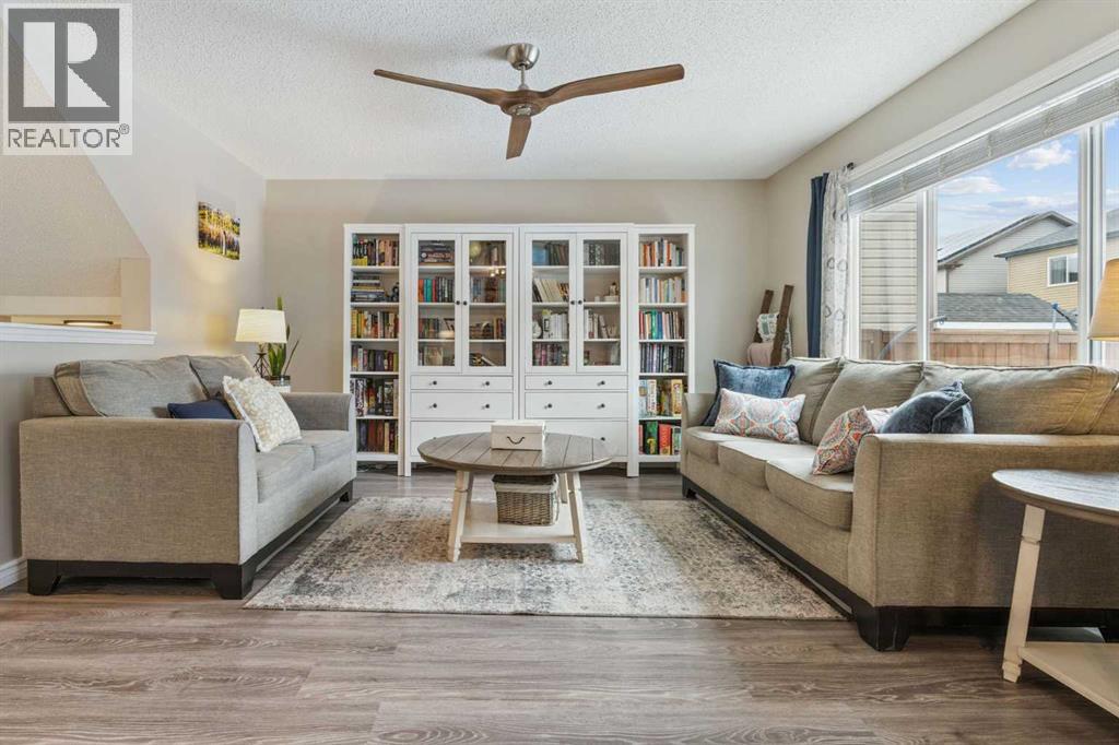 42 Windwood Grove SW, Airdrie, Alberta  T4B 3T2 - Photo 5 - A2288672