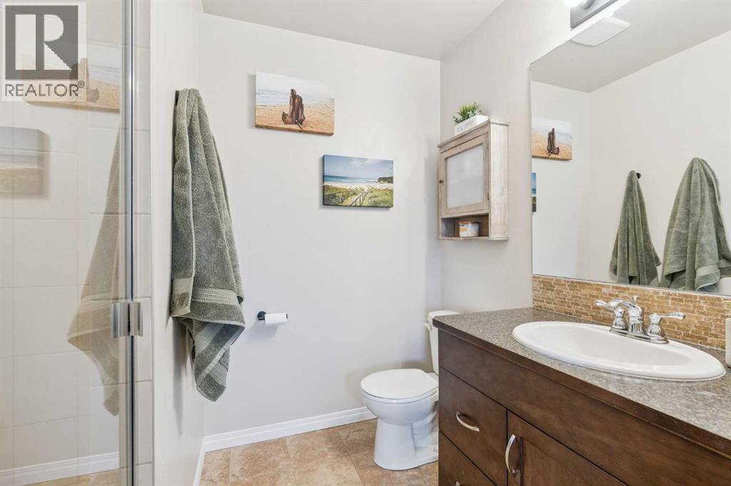 42 Windwood Grove SW, Airdrie, Alberta  T4B 3T2 - Photo 16 - A2288672