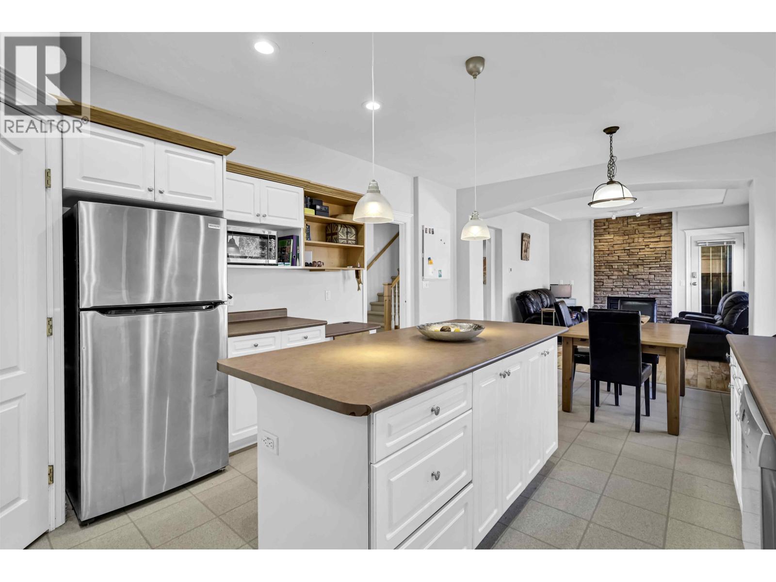 19683 Joyner Place, Pitt Meadows, British Columbia  V3Y 2S3 - Photo 6 - R3109157