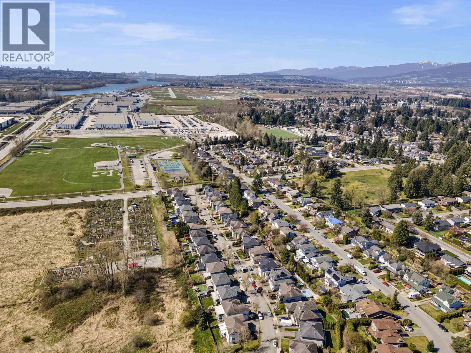 19683 Joyner Place, Pitt Meadows, British Columbia  V3Y 2S3 - Photo 34 - R3109157