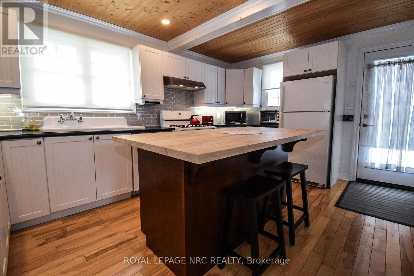 349 Elmwood Avenue, Fort Erie, Ontario  L0S 1B0 - Photo 23 - X12782730