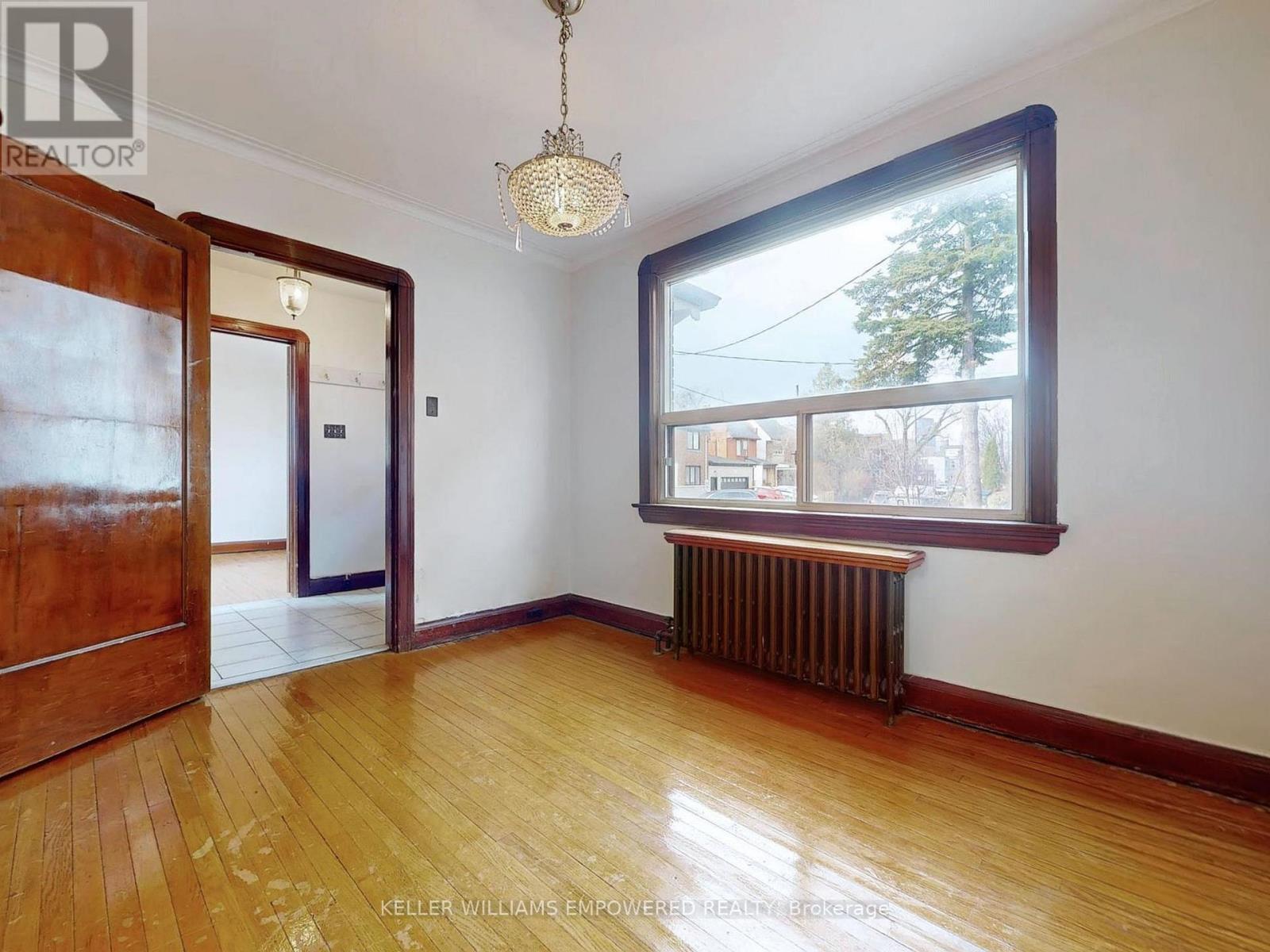 30 Carus Avenue, Toronto, Ontario  M6G 2A4 - Photo 10 - C12980234