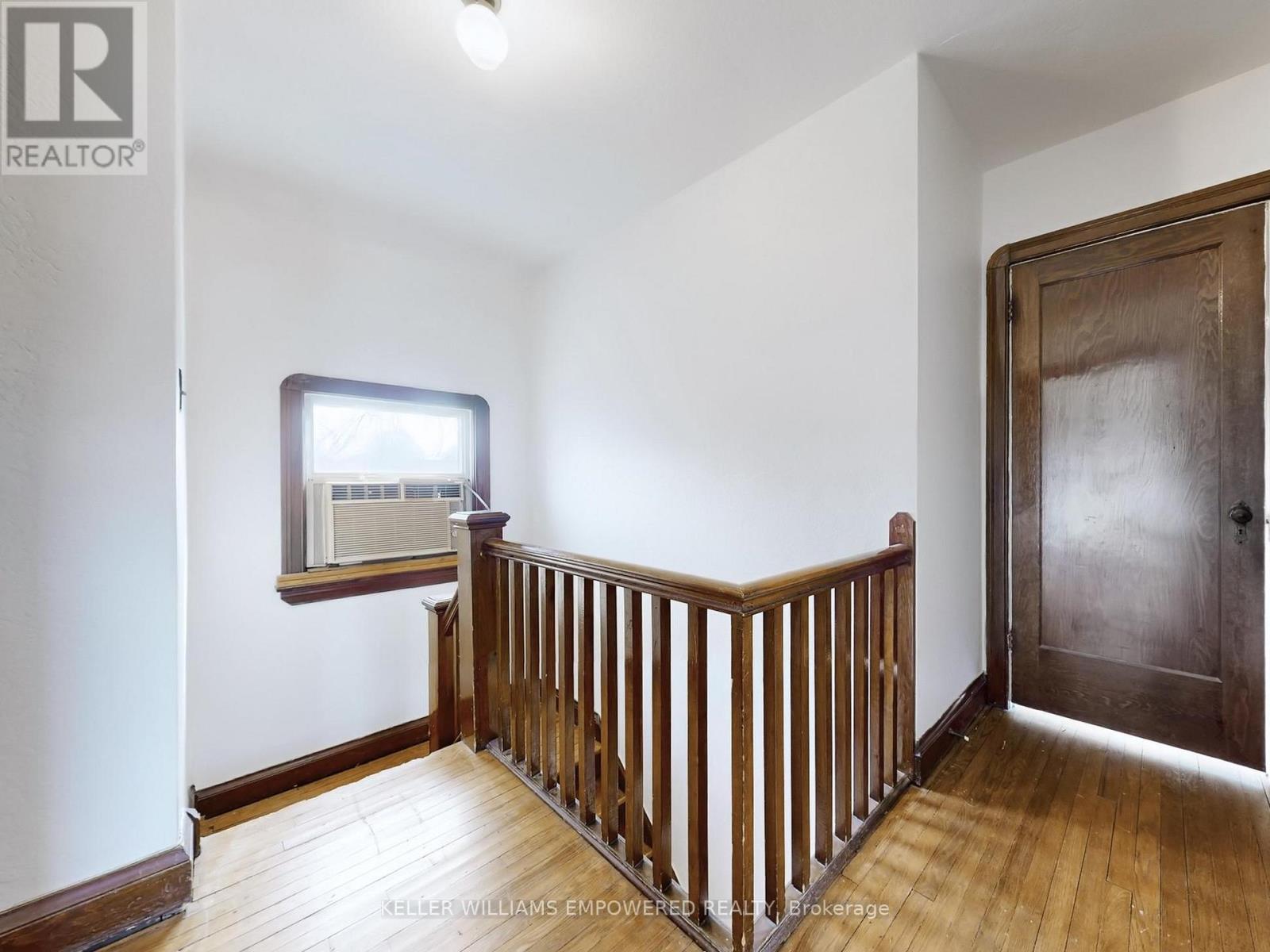 30 Carus Avenue, Toronto, Ontario  M6G 2A4 - Photo 15 - C12980234